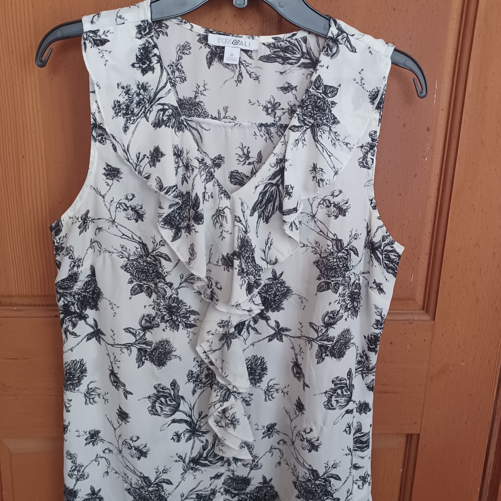 Roz & Ali Monochrome Floral Sleeveless Blouse